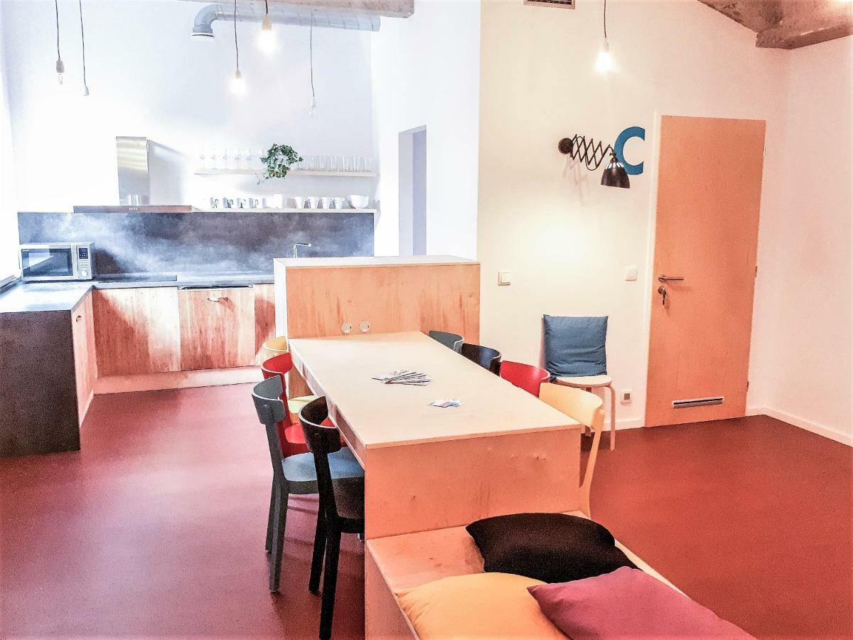 Cmyk Usti Nad Labem Vandrarhem Exteriör bild